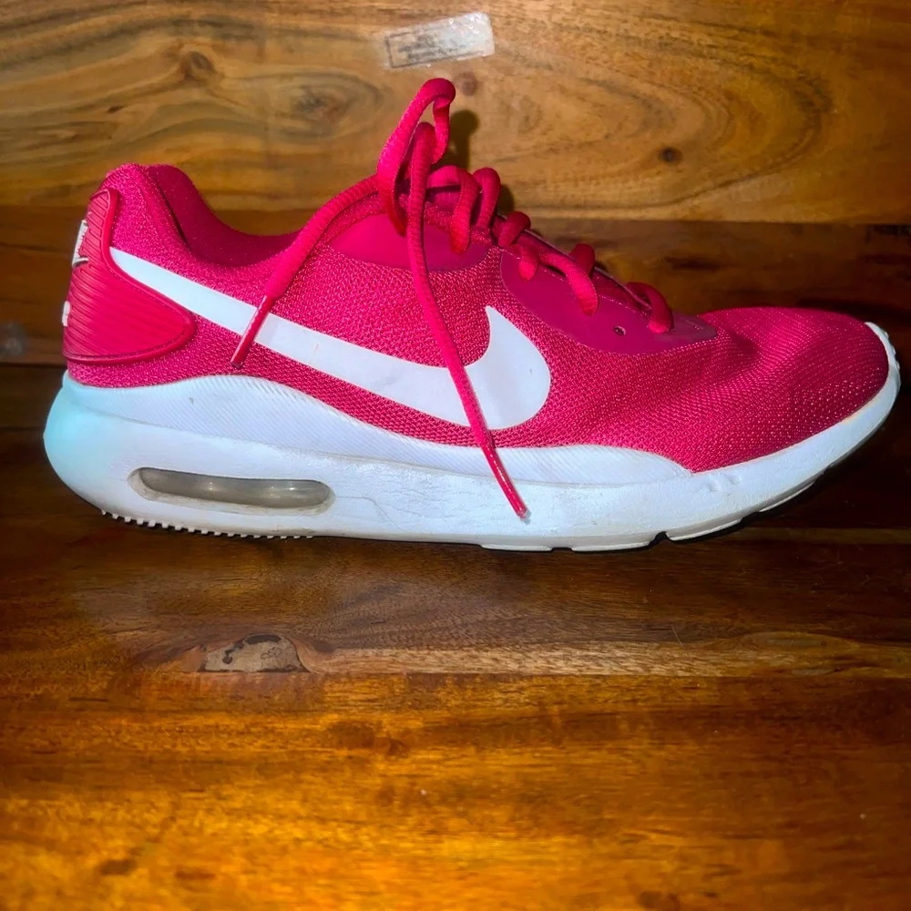 Women’s NIKE size 8 - Picture 1 of 5